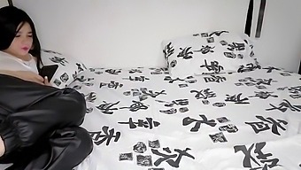 Homemade Teen Gets Her Asslicked And Rimjob By A Sexy Stranger