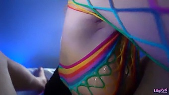 풍만한 릴리코티가 예상치 못한 Titfuck 비디오에서 정액을 갈망합니다