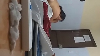 Sertai Saya Pada Jam 6:30 Ketika Faraj Rakan Rapat Saya Ditembusi Oleh Jet Yang Mengagumkan Milik Semaja, Ikuti