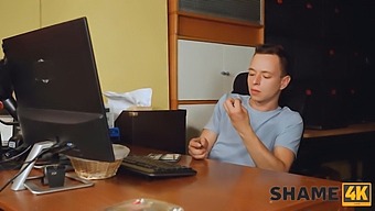 Zažijte Maximální Pocit Roztažení V Tomto Explicitním Videu