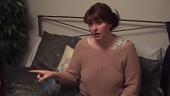 Siskopuoleni Ja Äitipuoli Viettelevät Minut Kameran Edessä Kuumaan Kolmikkoon
