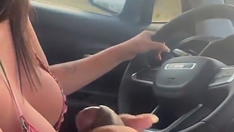 Show-Ul Solo Al Mamei Vitrege: O Roșcată Aventuroasă Sexual Devine Sălbatică În Fața Camerei
